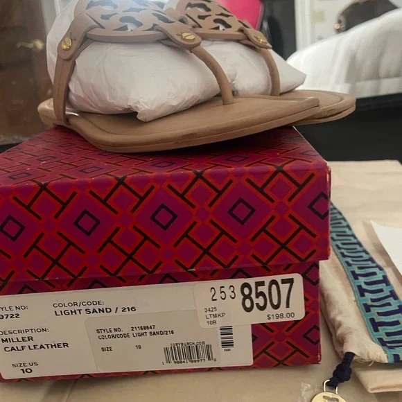 COPY - Tory Burch 2024 Logo Sandals w Receipt Box Dustbag Sz 9.5 - Picture 4 of 8